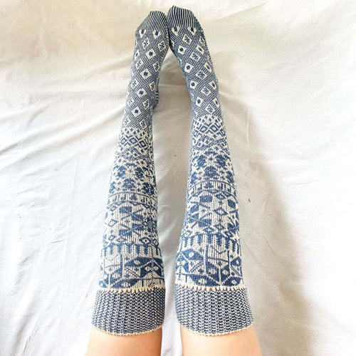 Women'S Winter Leg Warmer With Geometric Pattern Over The Knees